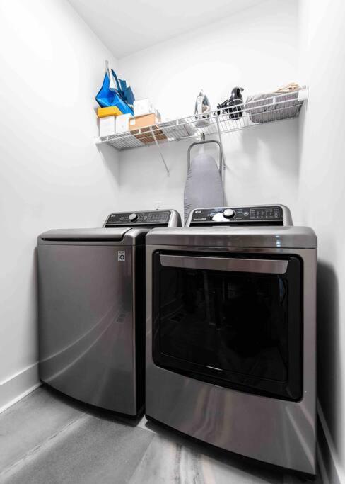 Newly Renovated 3 Bedroom Shelby Park Home **Free Parking** Louisville Dış mekan fotoğraf